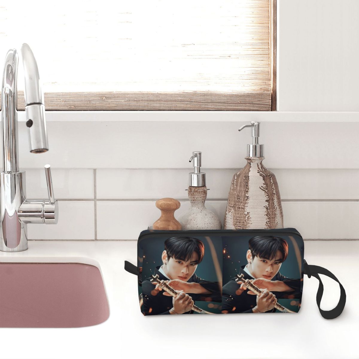 Cha Eunwoo Pencil Case for Stu - Stationery And Office Supply Chain のレビューと価格
