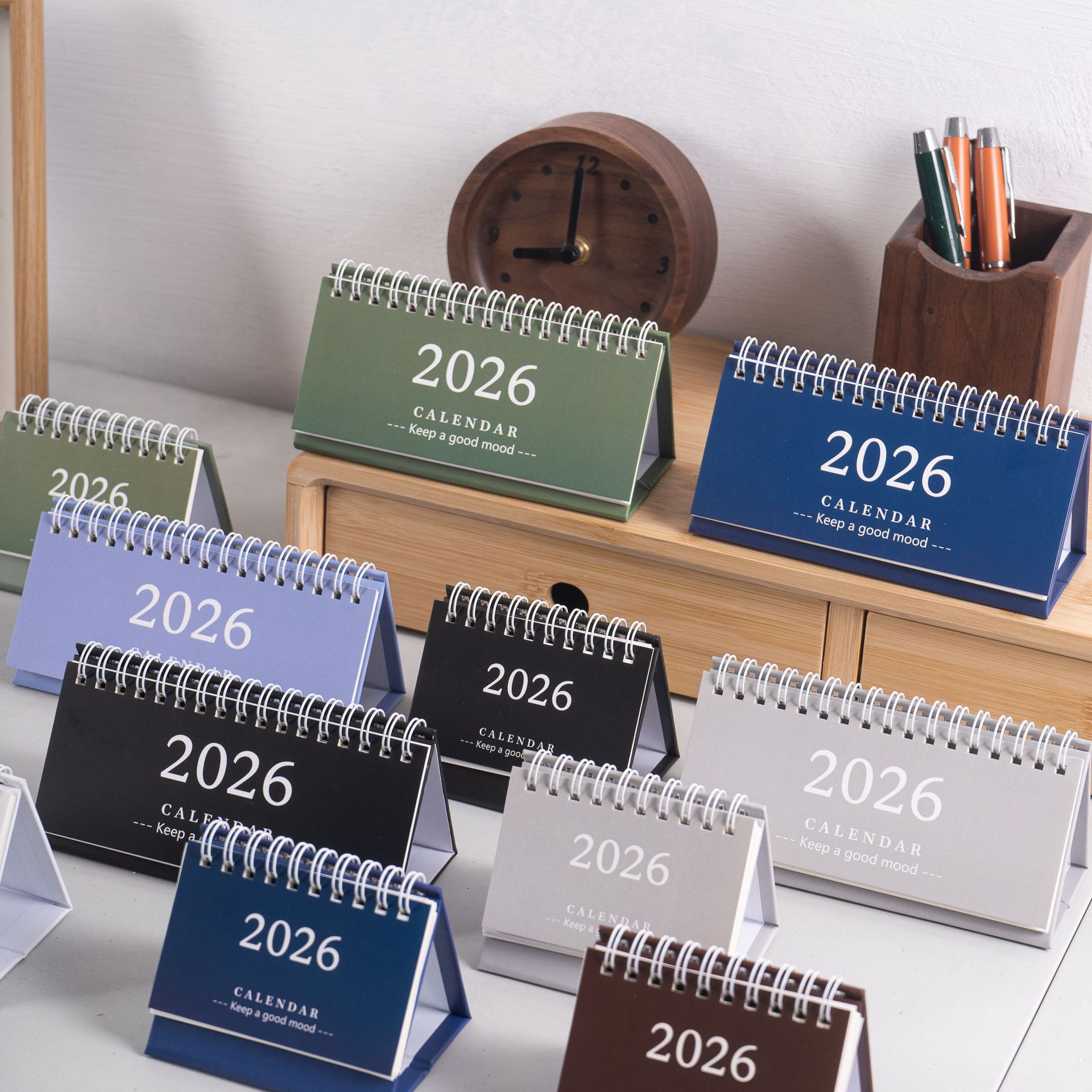 Simple Desk Calendar 2025-2026 - Office Stationery Supply List のレビューと価格