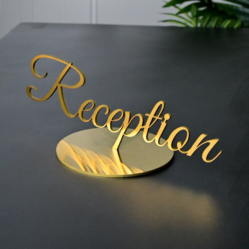 Desktop 3D Lettering Logo Stan - Desk Name Plate のレビューと価格
